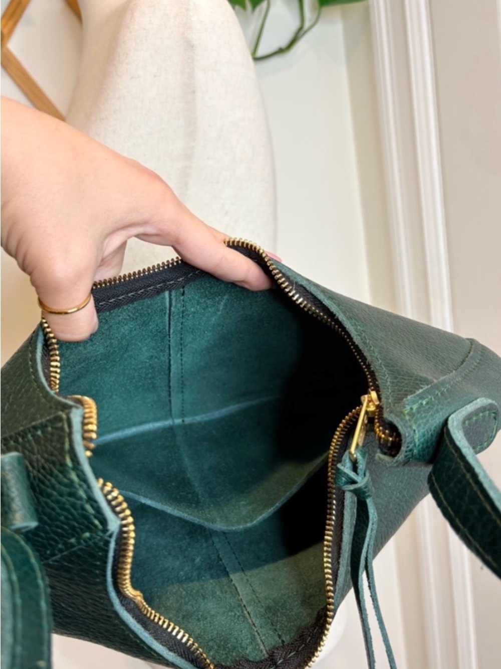 Classic OG Nora Shoulder Bag - Picture 4 of 5